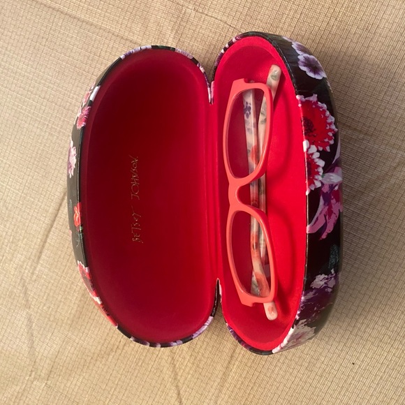 ❌❌SOLD❌❌Betsy Johnson Black Floral Hard Case Eye or Sunglasses - Picture 5 of 12